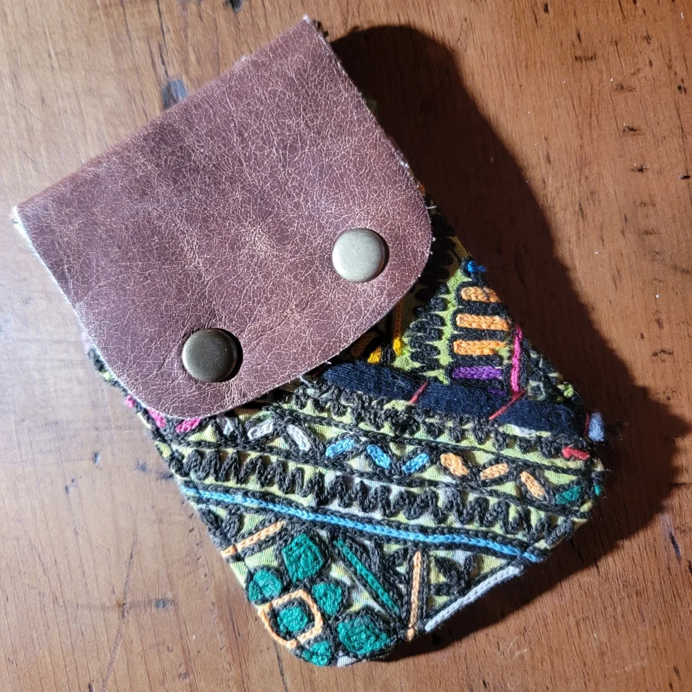 🪬🍄 Free People Boho Embroidered Repurposed vtg banjara hippie Wallet card case